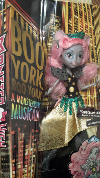 Monster High精灵高中 Boo York 娃娃玩偶