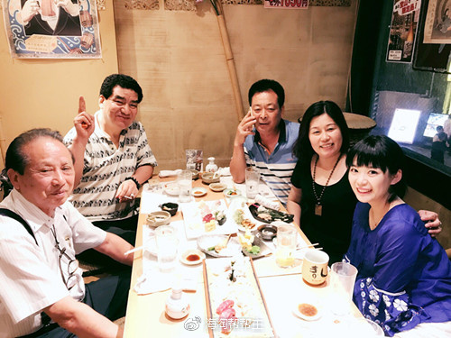 晚饭是和老爸的日本朋友一起吃的，依然是日本料理