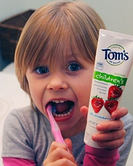 Tom''s of Maine 儿童天然无氟牙膏 草莓味 119g*3支 $7.92（$9.9 下单8折）可凑单直邮