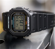 经典特价！【Casio 卡西欧 G-SHOCK DW5600E-1V 经典电子手表】