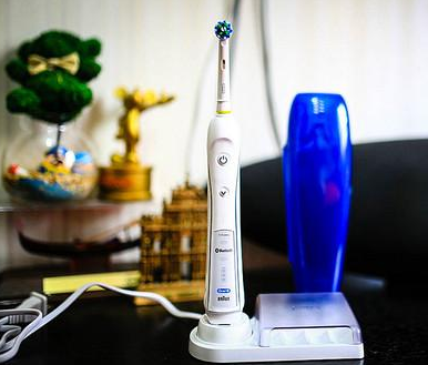 【Oral-B 欧乐-B 5000型声波电动牙刷 $60】