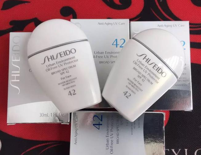 Shiseido 白胖子防晒 SPF40+